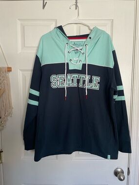 Seattle Women’s Size Large Lace-Up Hoodie Pullover in Light Blue & Navy